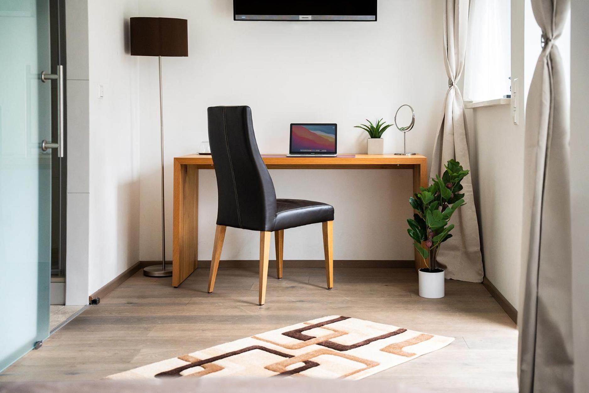 Hotel Vier Jahreszeiten An Der Therme & Kliniken Bad Krozingen Naehe Freiburg & Schwarzwald Ideal Fuer Wellness Kur & Business Ausfluege 24H Check In- Wlan & Parken Gratis Eksteriør billede