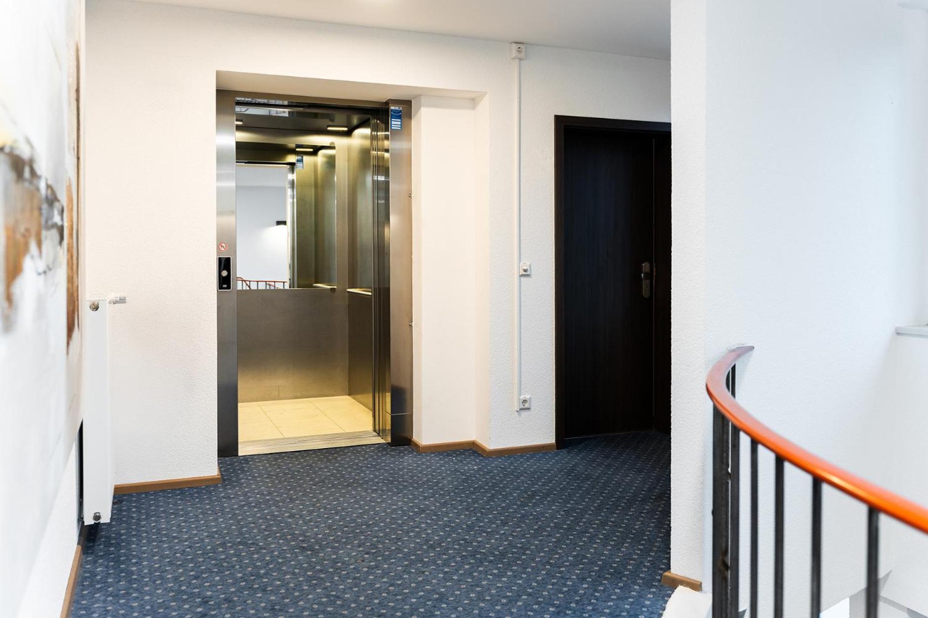 Hotel Vier Jahreszeiten An Der Therme & Kliniken Bad Krozingen Naehe Freiburg & Schwarzwald Ideal Fuer Wellness Kur & Business Ausfluege 24H Check In- Wlan & Parken Gratis Eksteriør billede