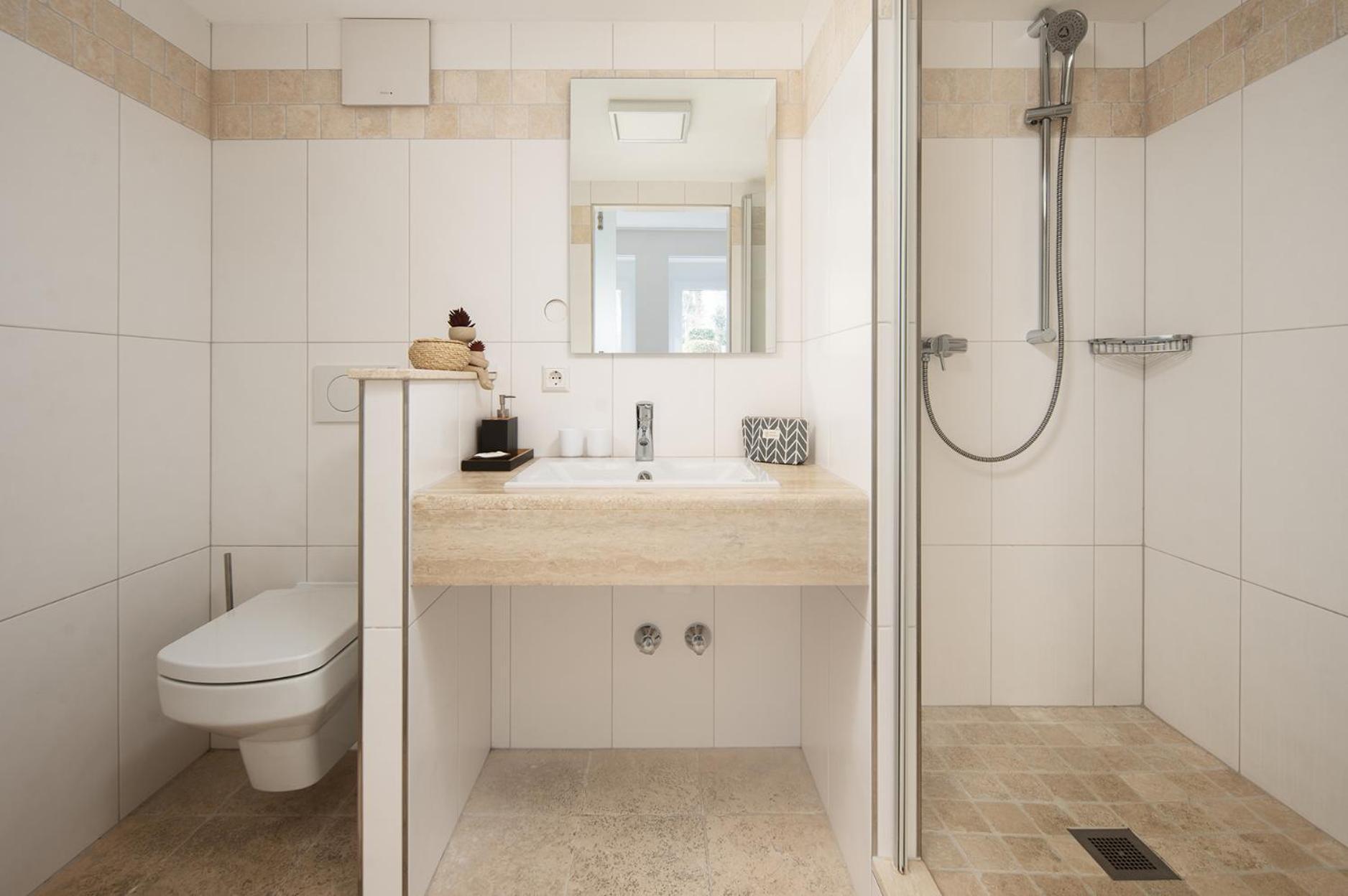 Hotel Vier Jahreszeiten An Der Therme & Kliniken Bad Krozingen Naehe Freiburg & Schwarzwald Ideal Fuer Wellness Kur & Business Ausfluege 24H Check In- Wlan & Parken Gratis Eksteriør billede